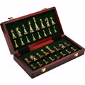 Jeu d'échecs en métal bronze et cuivre dans son coffret de 30 cm doublé de vert