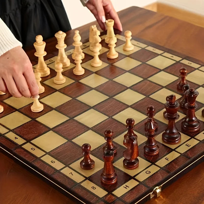 Partie d'échecs sur le grand plateau pliant de 44 cm