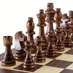 Pièces d'échecs Staunton en bois posées sur un échiquier, roi de 7,8 cm
