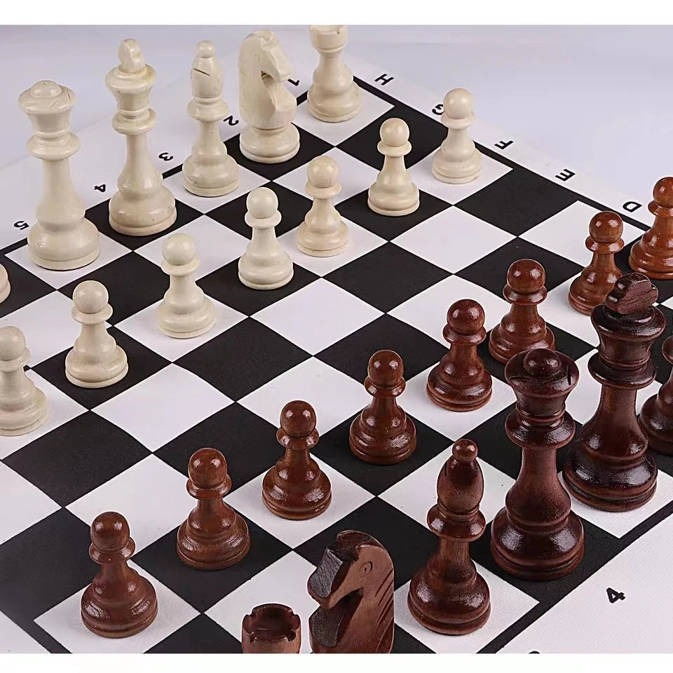 Pièces Staunton roi 11 cm avec plateau souple noir et blanc